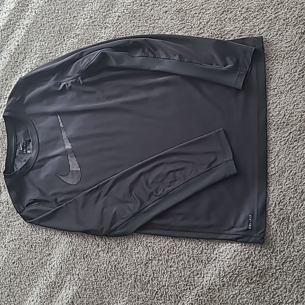 Nike Dri-Fit Youth XL Long-Sleeved Shirt